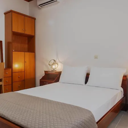 Four Seasons * Lefkimi