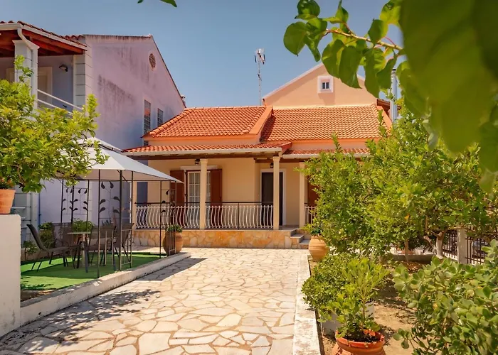 Apartment Four Seasons Lefkímmi