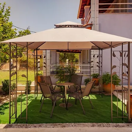 Apartmán Four Seasons Lefkímmi